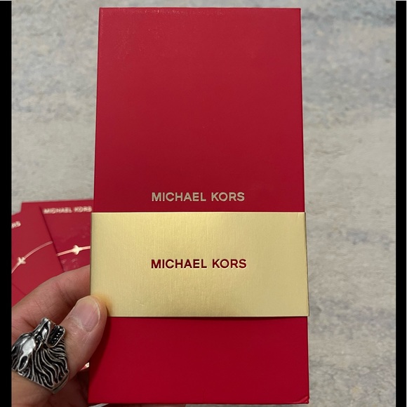 Brand New 6-Pack Michael Kors Gift Giving Envelopes For Love & Care In Gold/Red - Picture 3 of 8